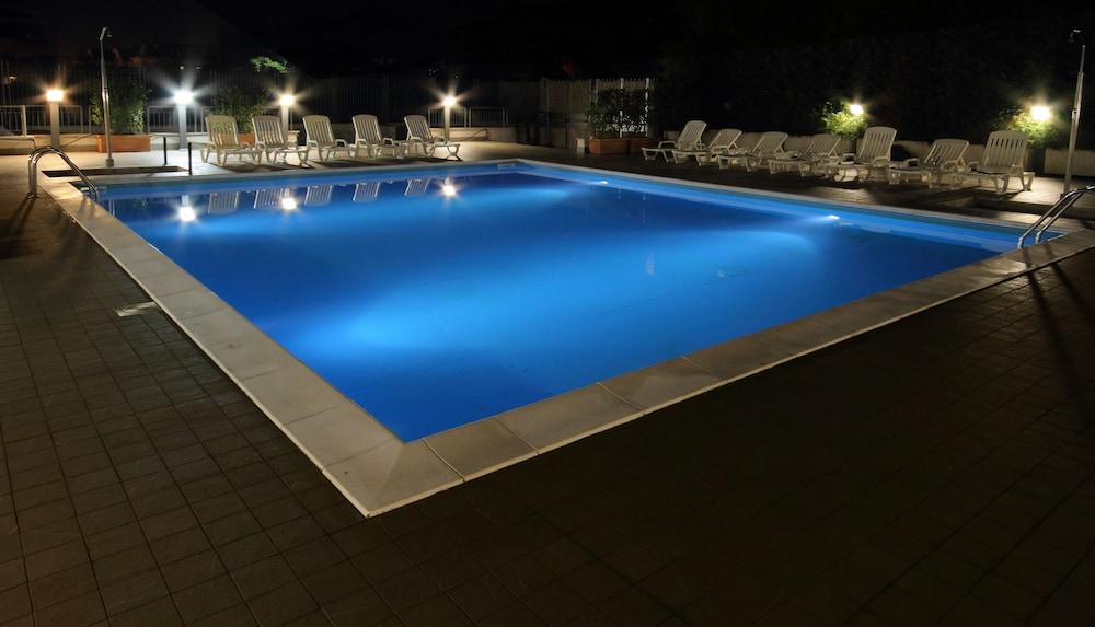 Hotel Capannelle Roma Kültér fotó