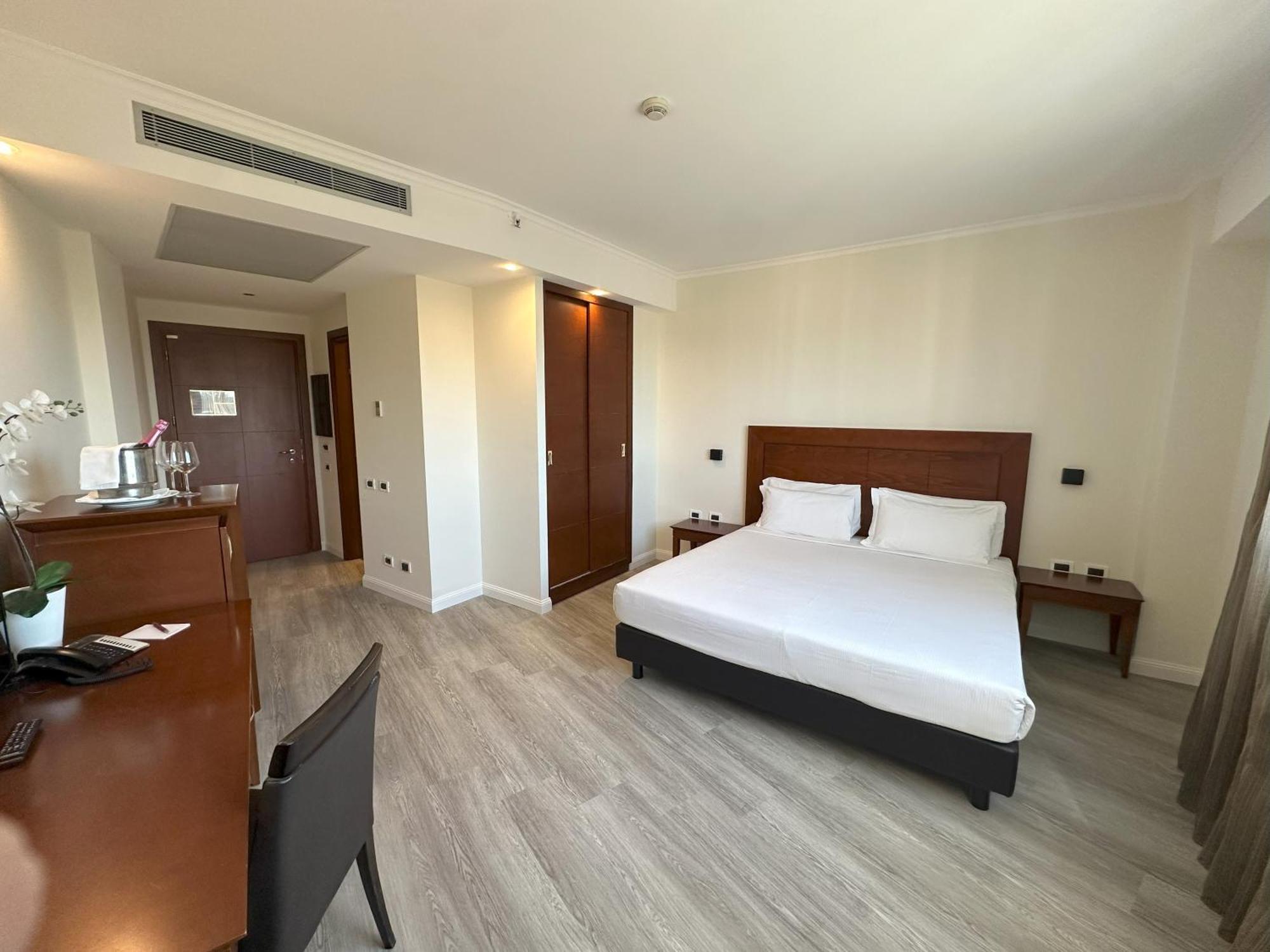 Hotel Capannelle Roma Kültér fotó
